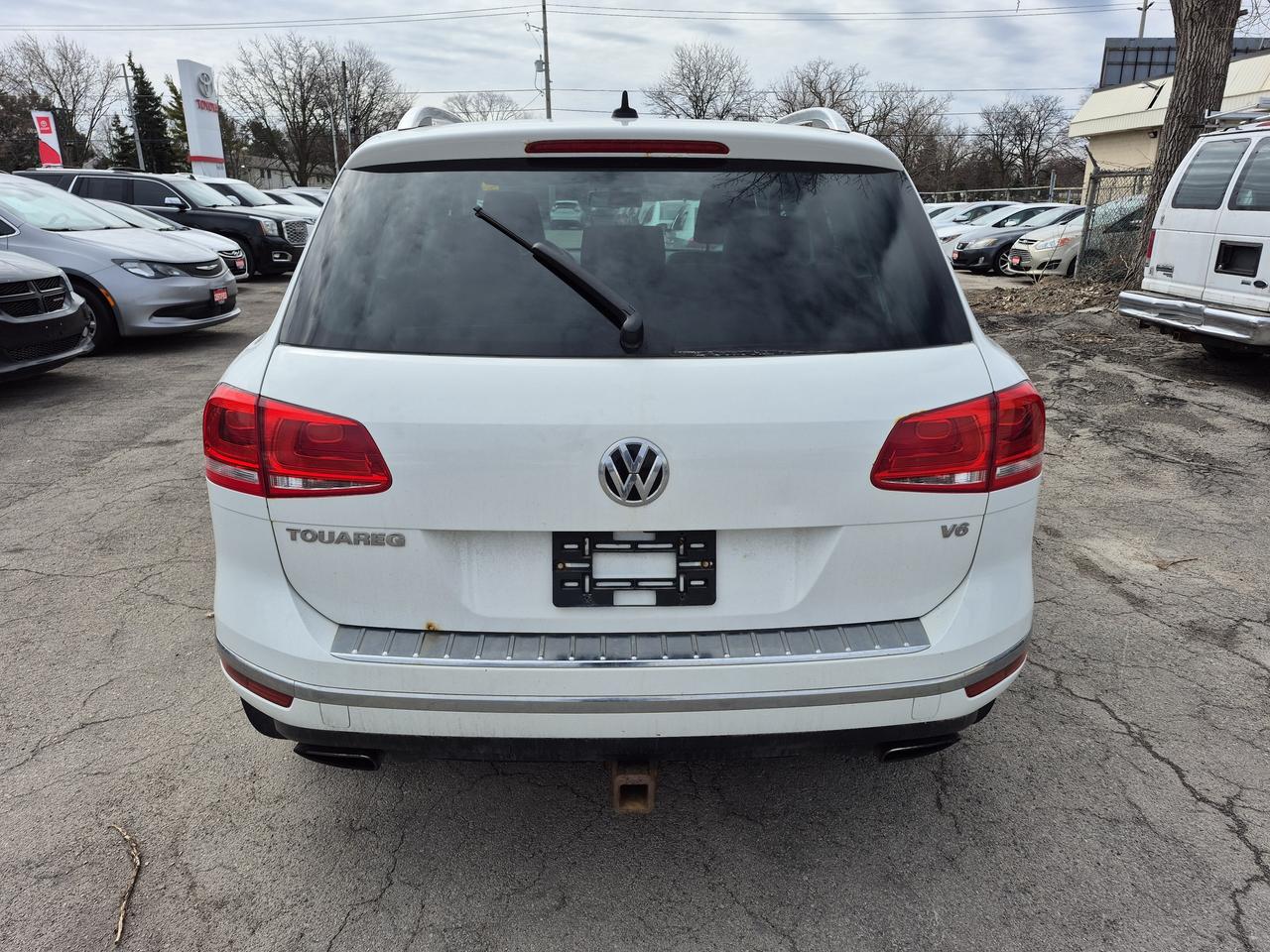 2016 Volkswagen Touareg Lux Photo