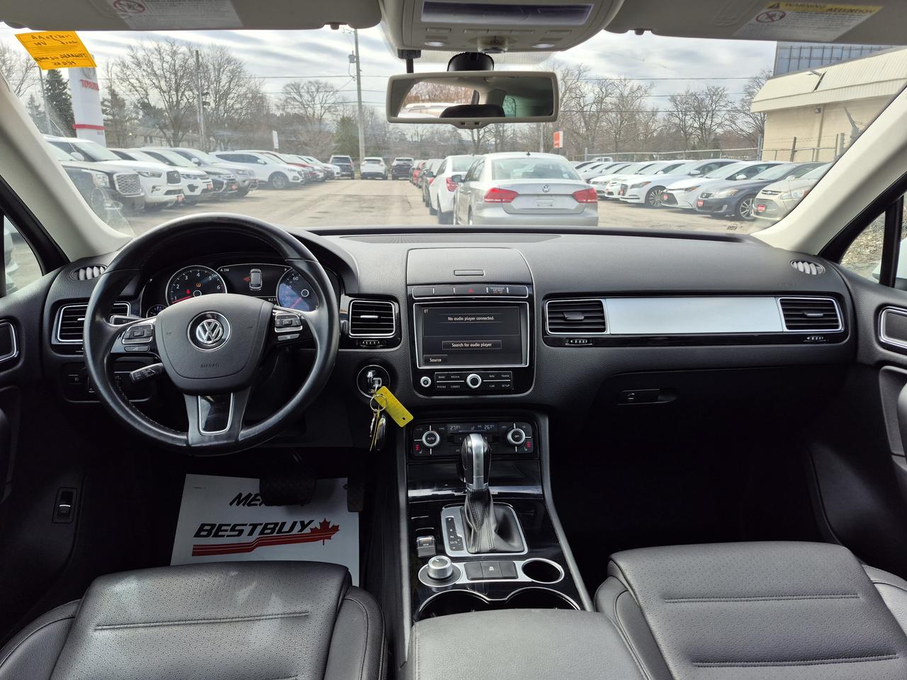 2016 Volkswagen Touareg Lux Photo