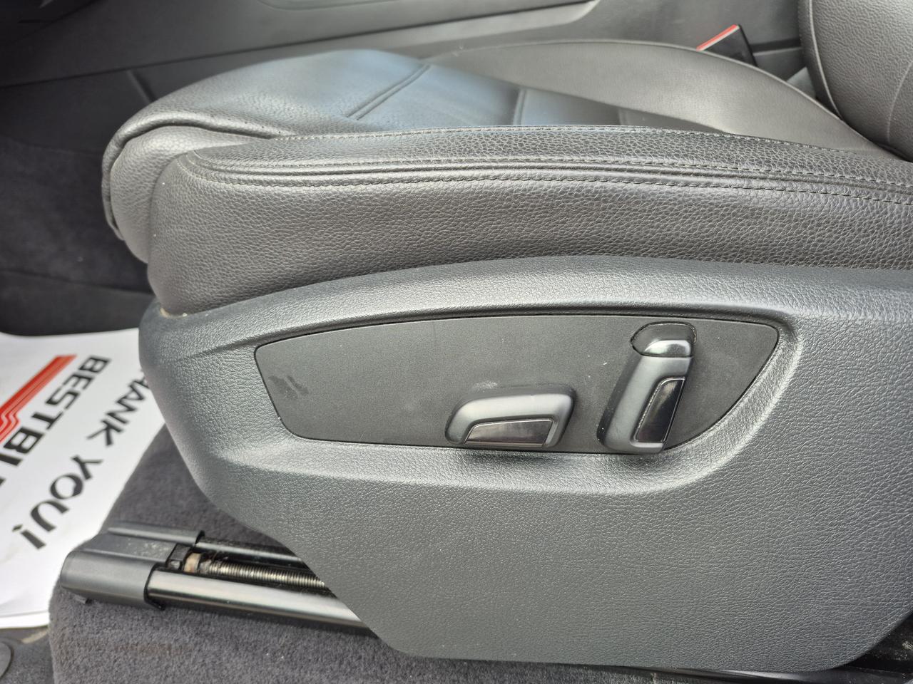 2016 Volkswagen Touareg Lux Photo