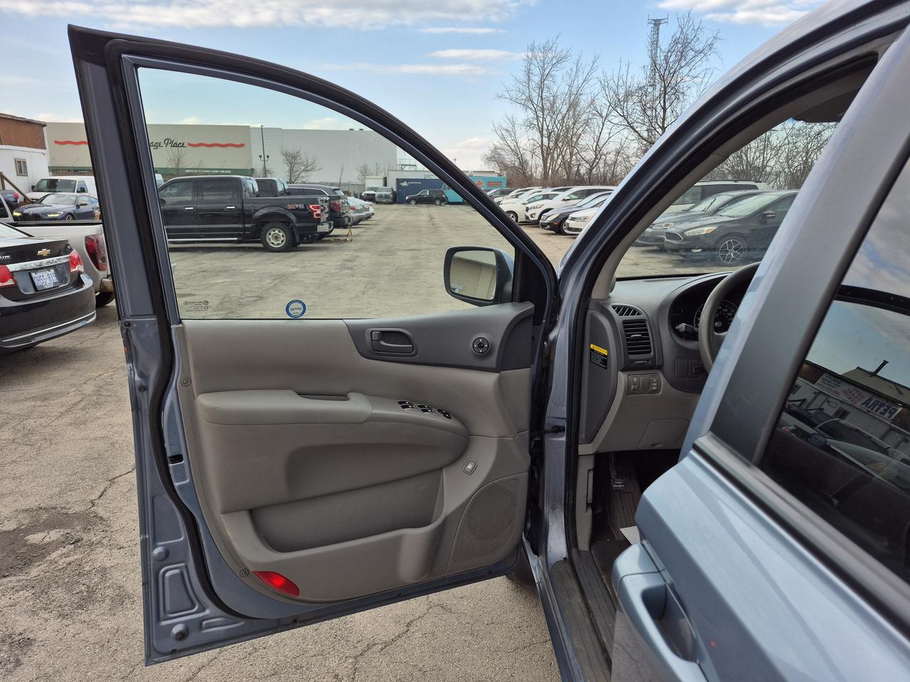 2012 Kia Sedona LX Photo