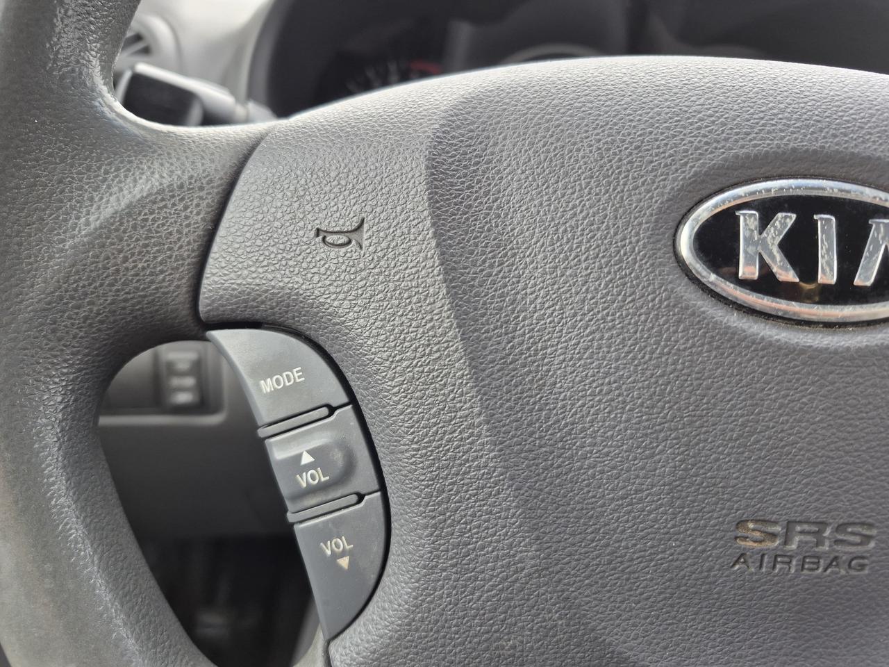 2012 Kia Sedona LX Photo