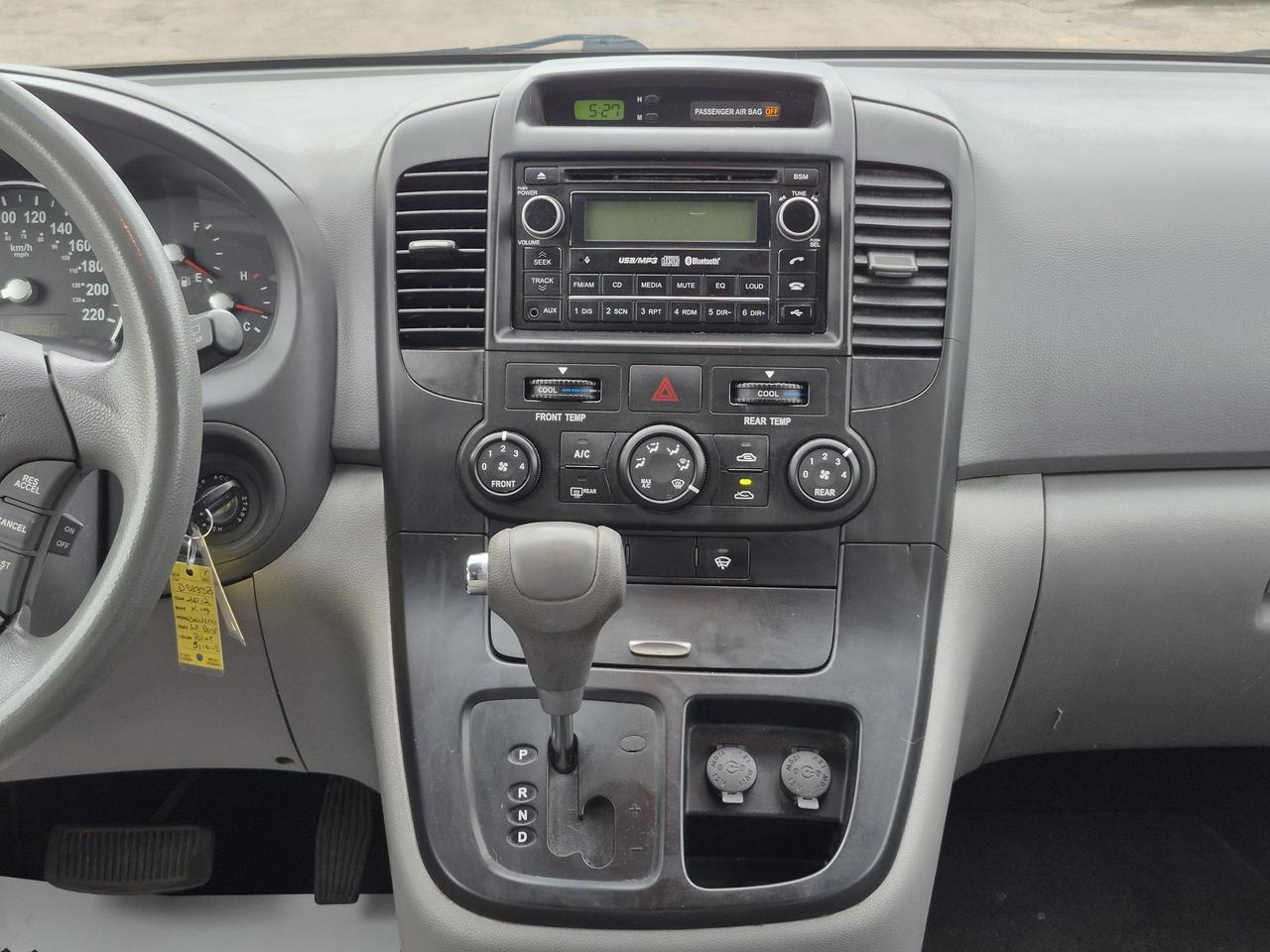 2012 Kia Sedona LX Photo