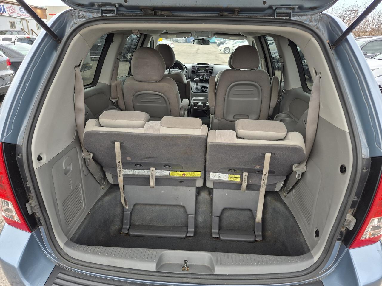 2012 Kia Sedona LX Photo