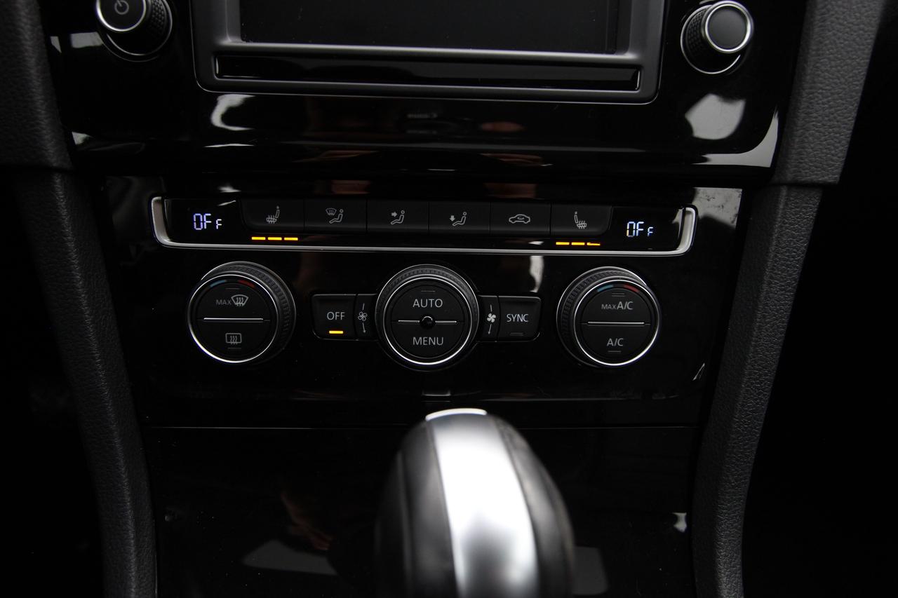 2017 Volkswagen Golf HIGHLINE - CLEAN CARFAX NO ACCIDENT , LEATHER Photo