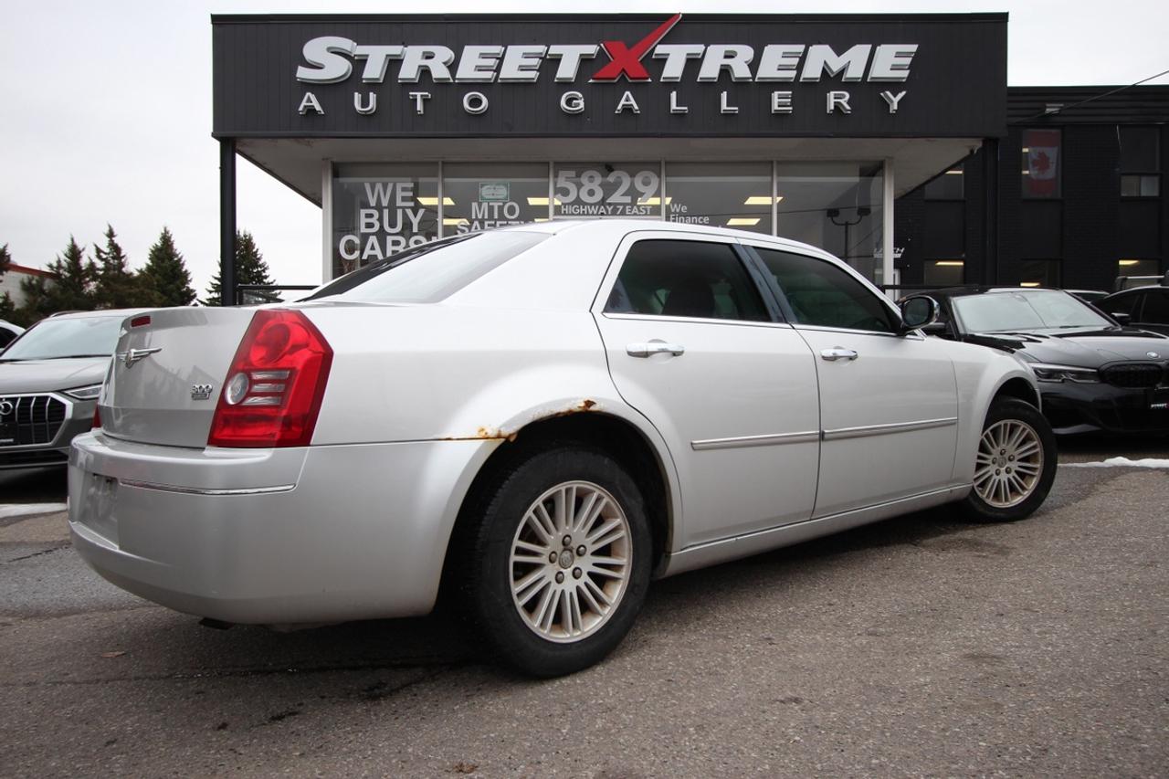 2010 Chrysler 300 Touring V6 3.5L Photo