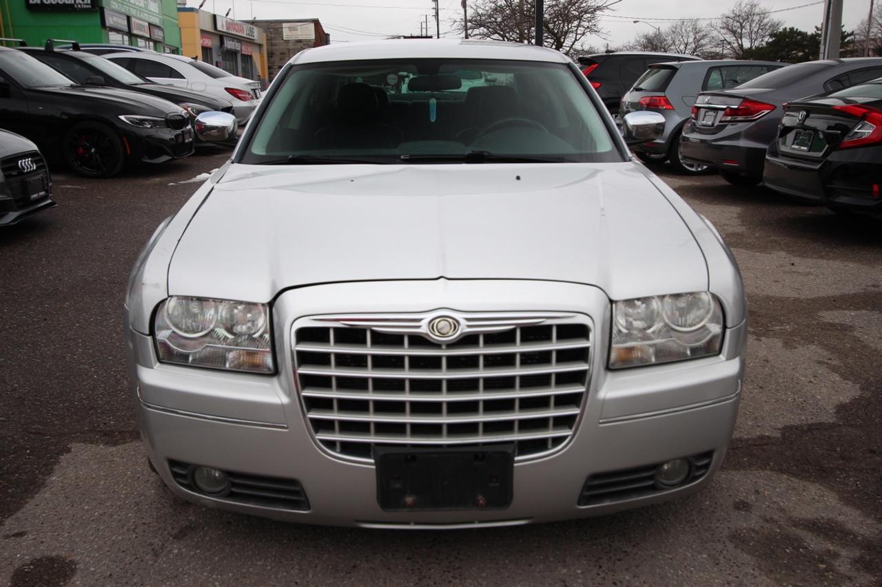 2010 Chrysler 300 Touring V6 3.5L Photo2