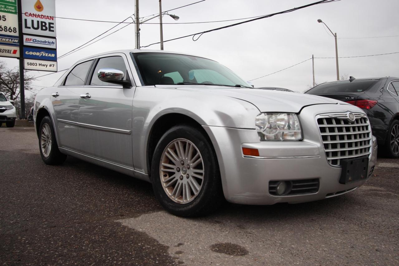 2010 Chrysler 300 Touring V6 3.5L Photo