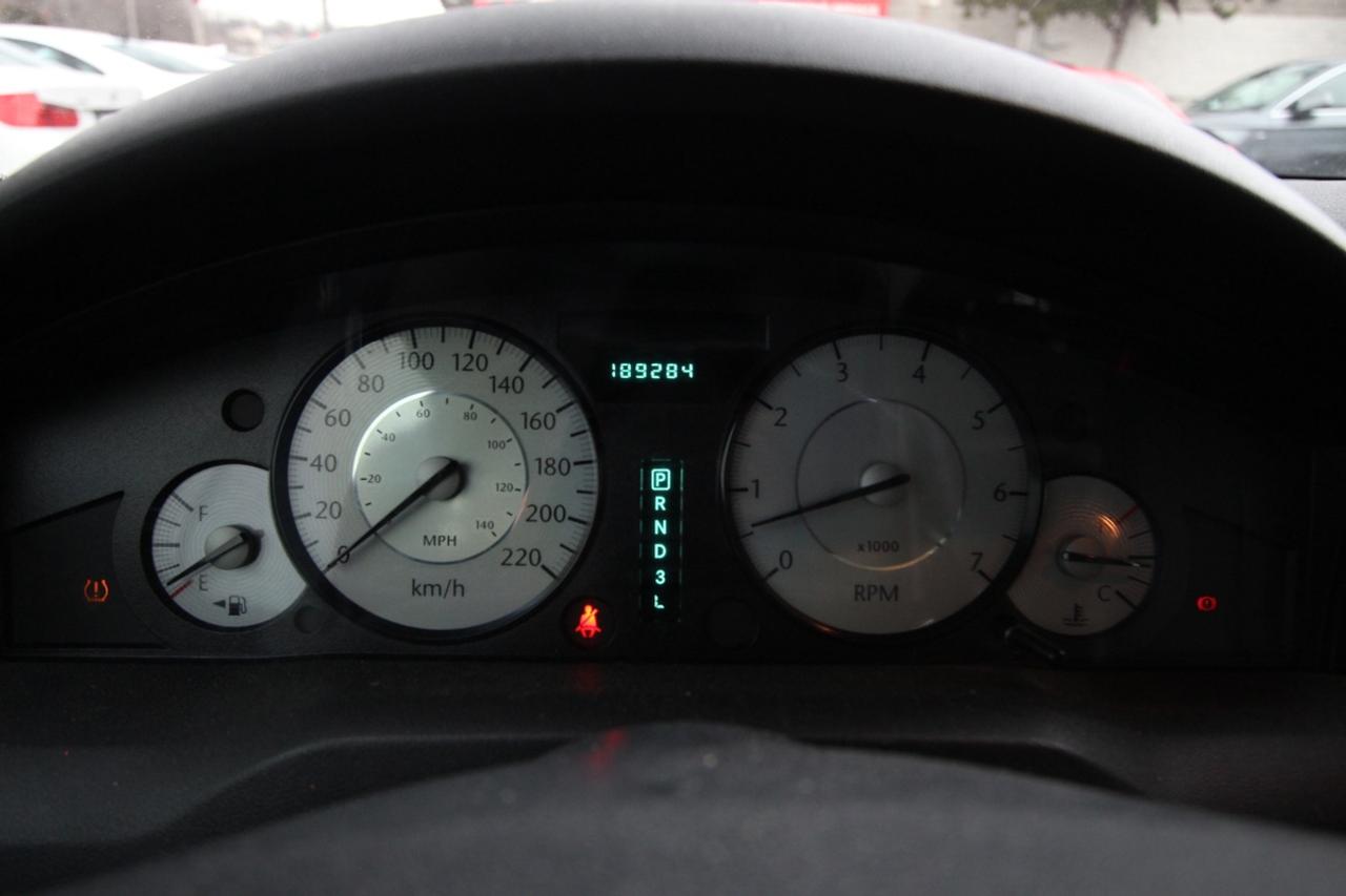 2010 Chrysler 300 Touring V6 3.5L Photo