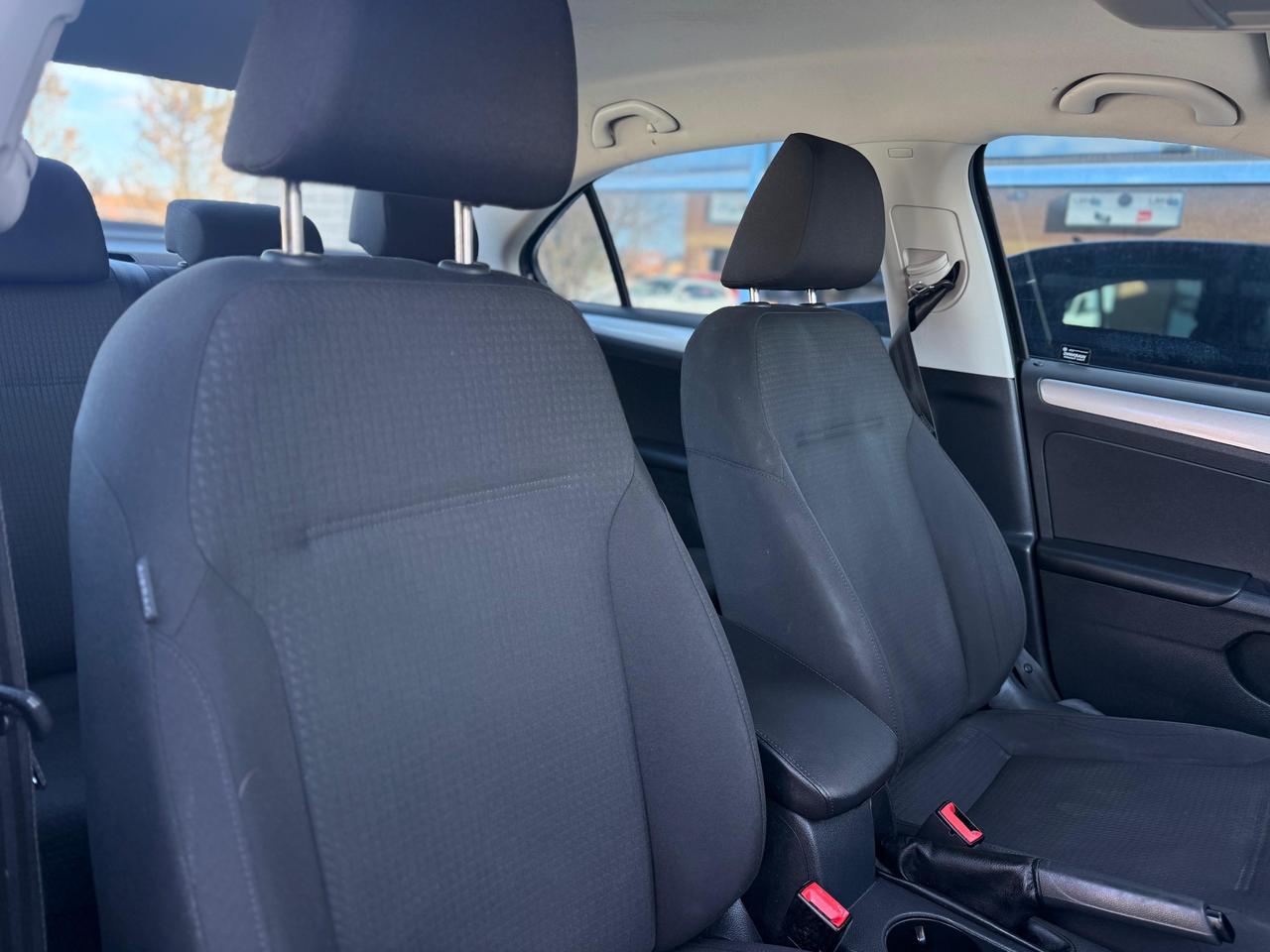 2017 Volkswagen Jetta TRENDLINE PLUS Photo