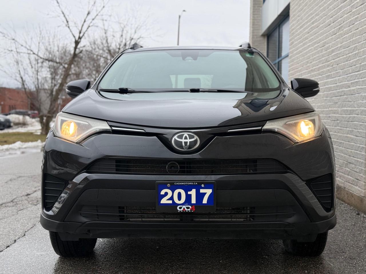 2017 Toyota RAV4 LE AWD Photo