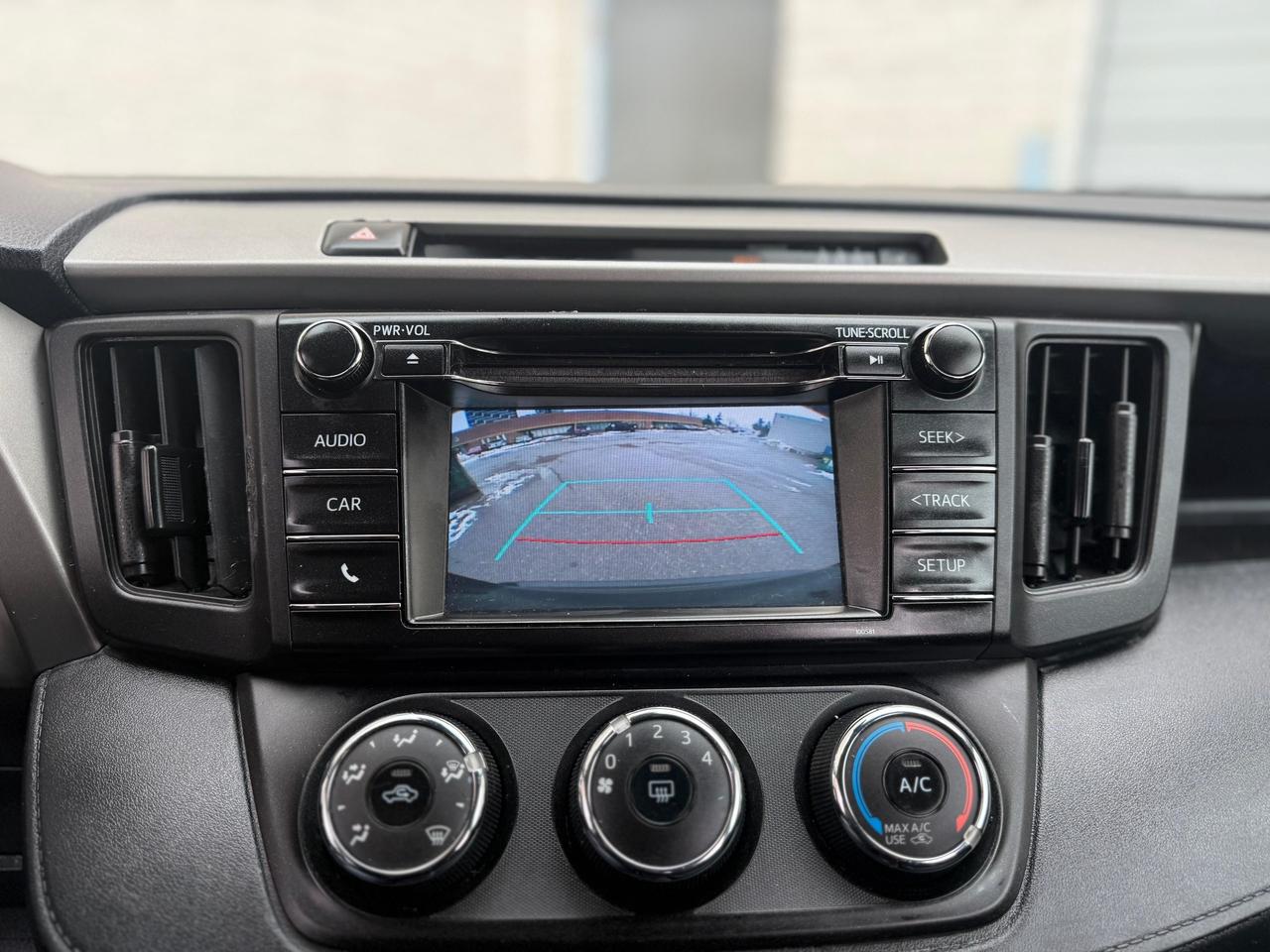 2017 Toyota RAV4 LE AWD Photo