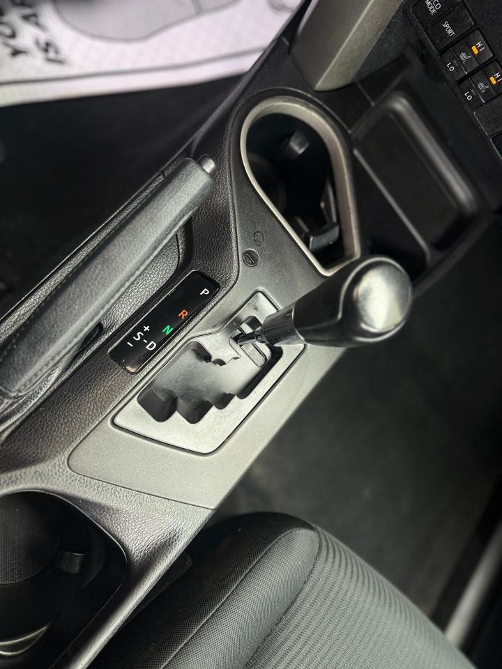 2017 Toyota RAV4 LE AWD Photo