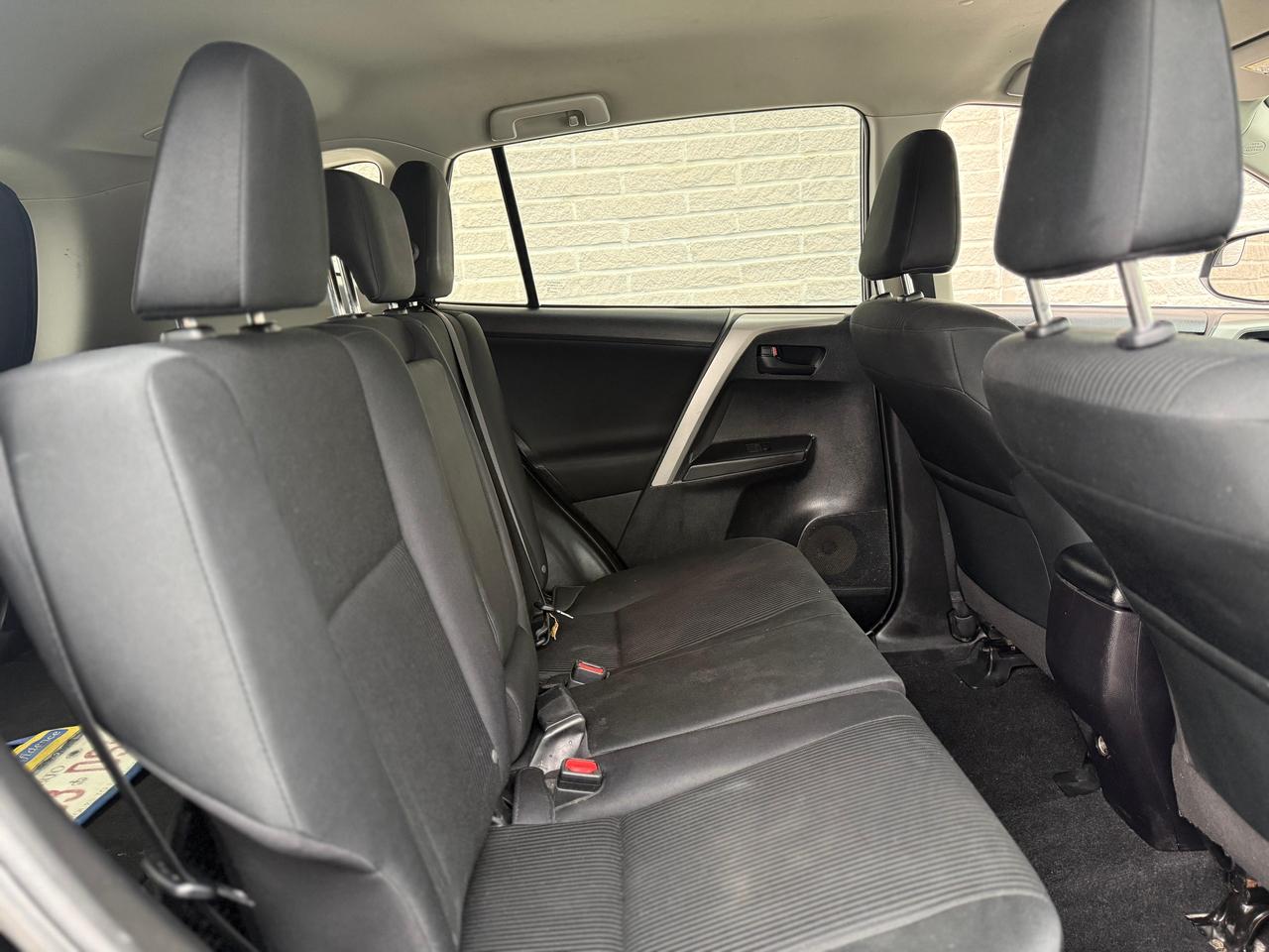 2017 Toyota RAV4 LE AWD Photo