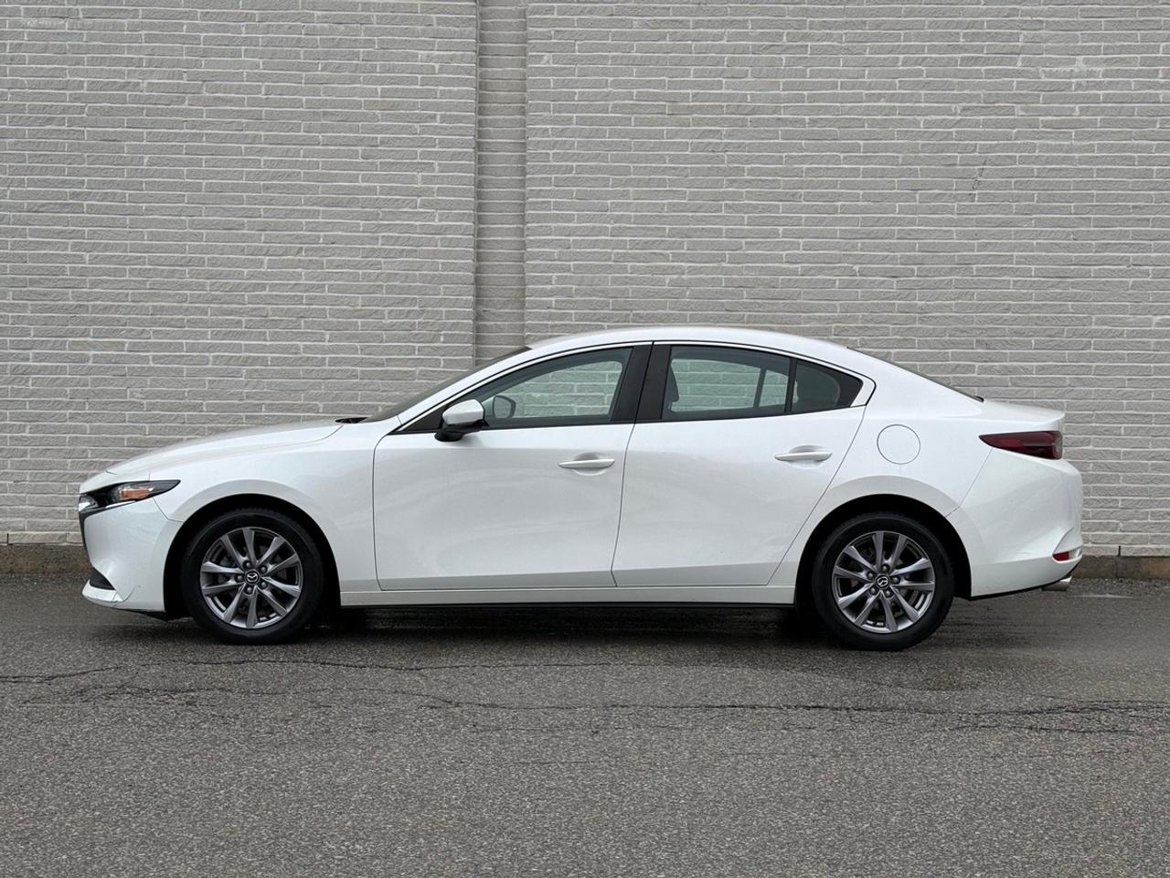 2021 Mazda MAZDA3 GX Photo2