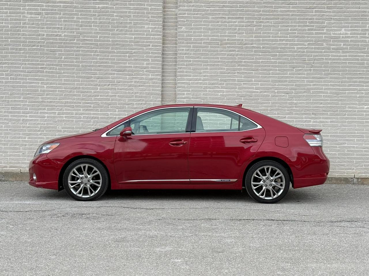 2010 Lexus HS 250H Premium Photo