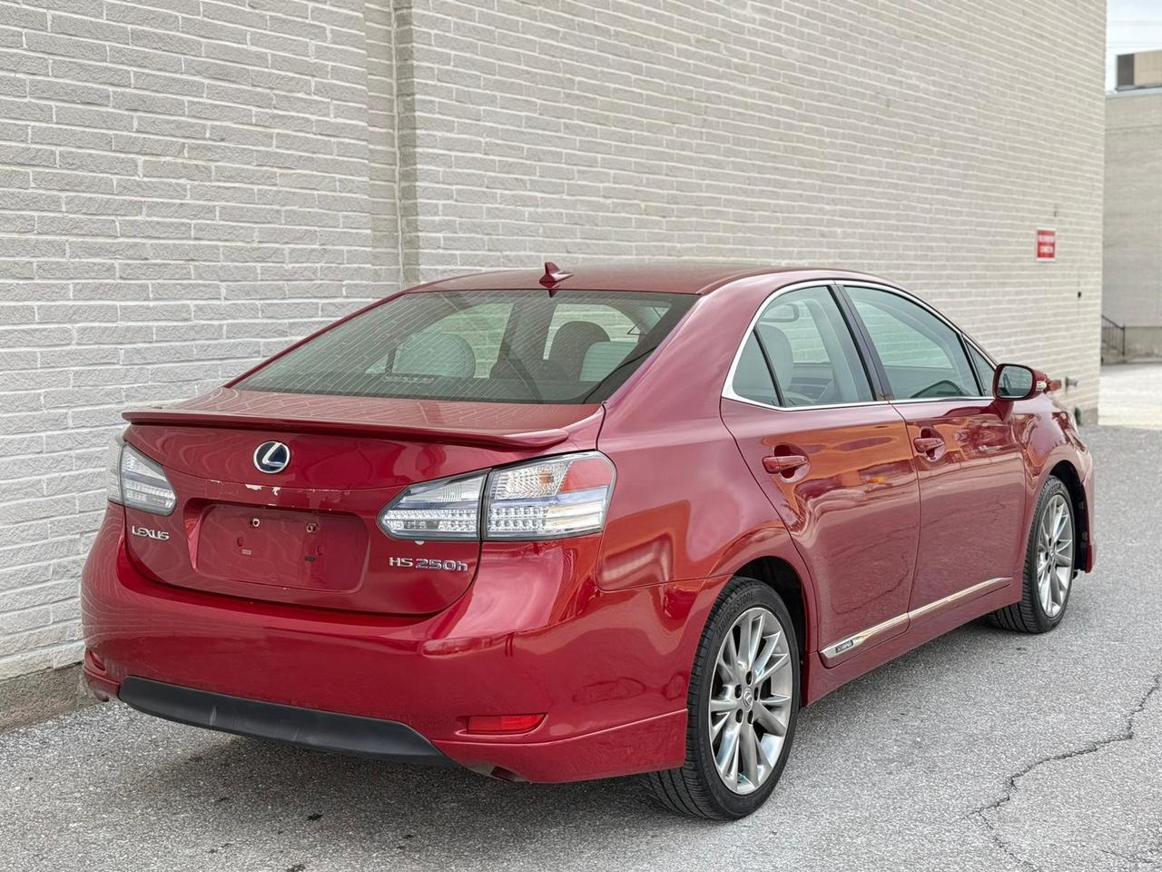 2010 Lexus HS 250H Premium Photo
