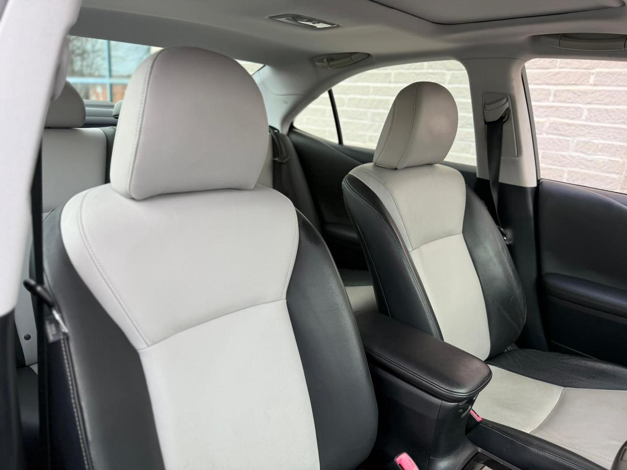 2010 Lexus HS 250H Premium Photo