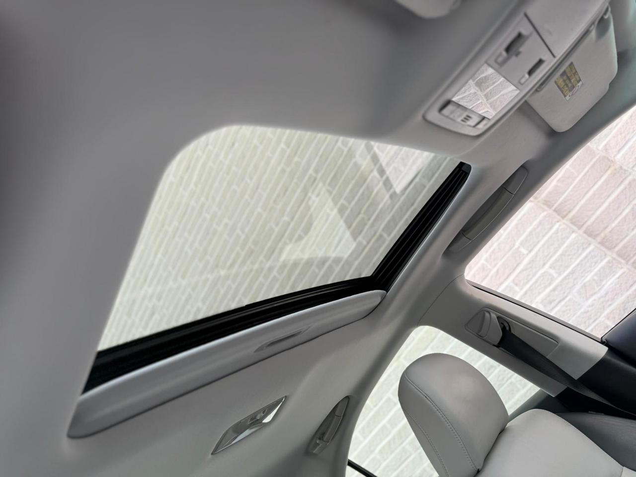 2010 Lexus HS 250H Premium Photo