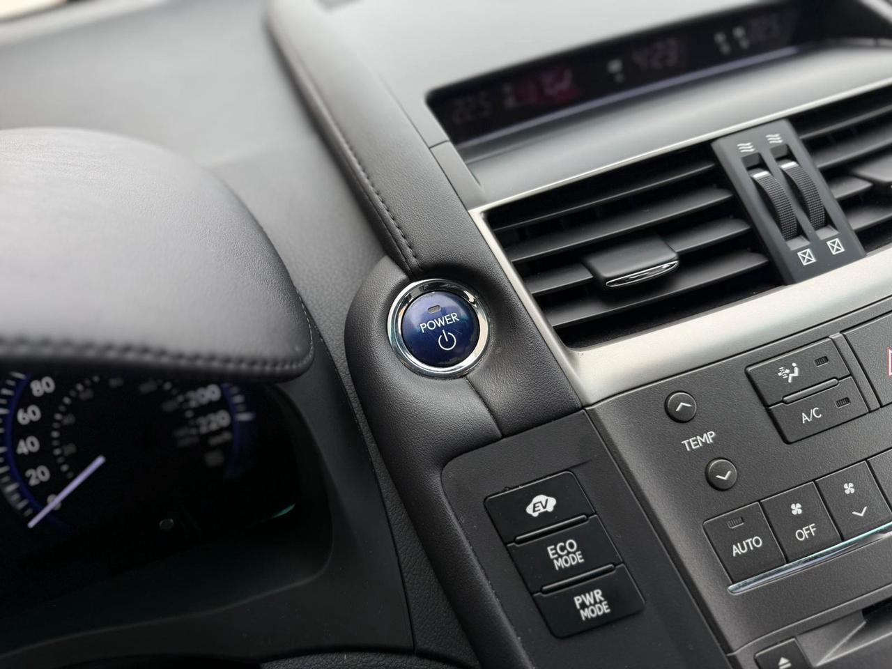 2010 Lexus HS 250H Premium Photo