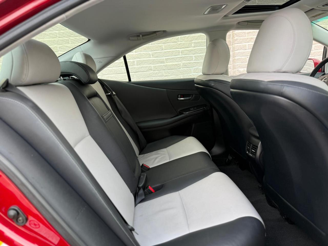 2010 Lexus HS 250H Premium Photo
