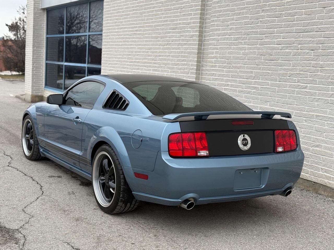 2005 Ford Mustang GT Photo