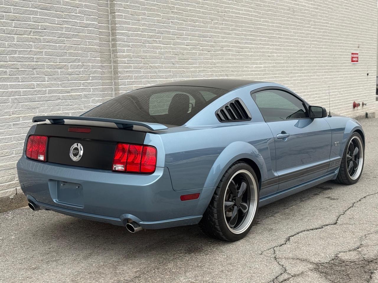 2005 Ford Mustang GT Photo