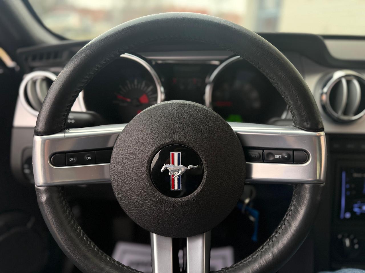 2005 Ford Mustang GT Photo