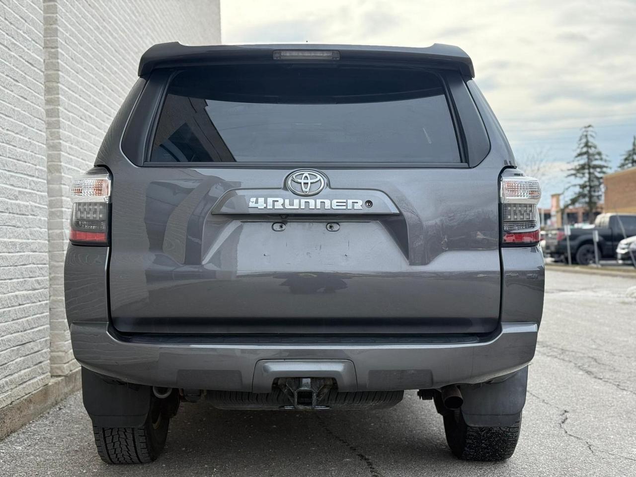 2016 Toyota 4Runner SR5 Photo