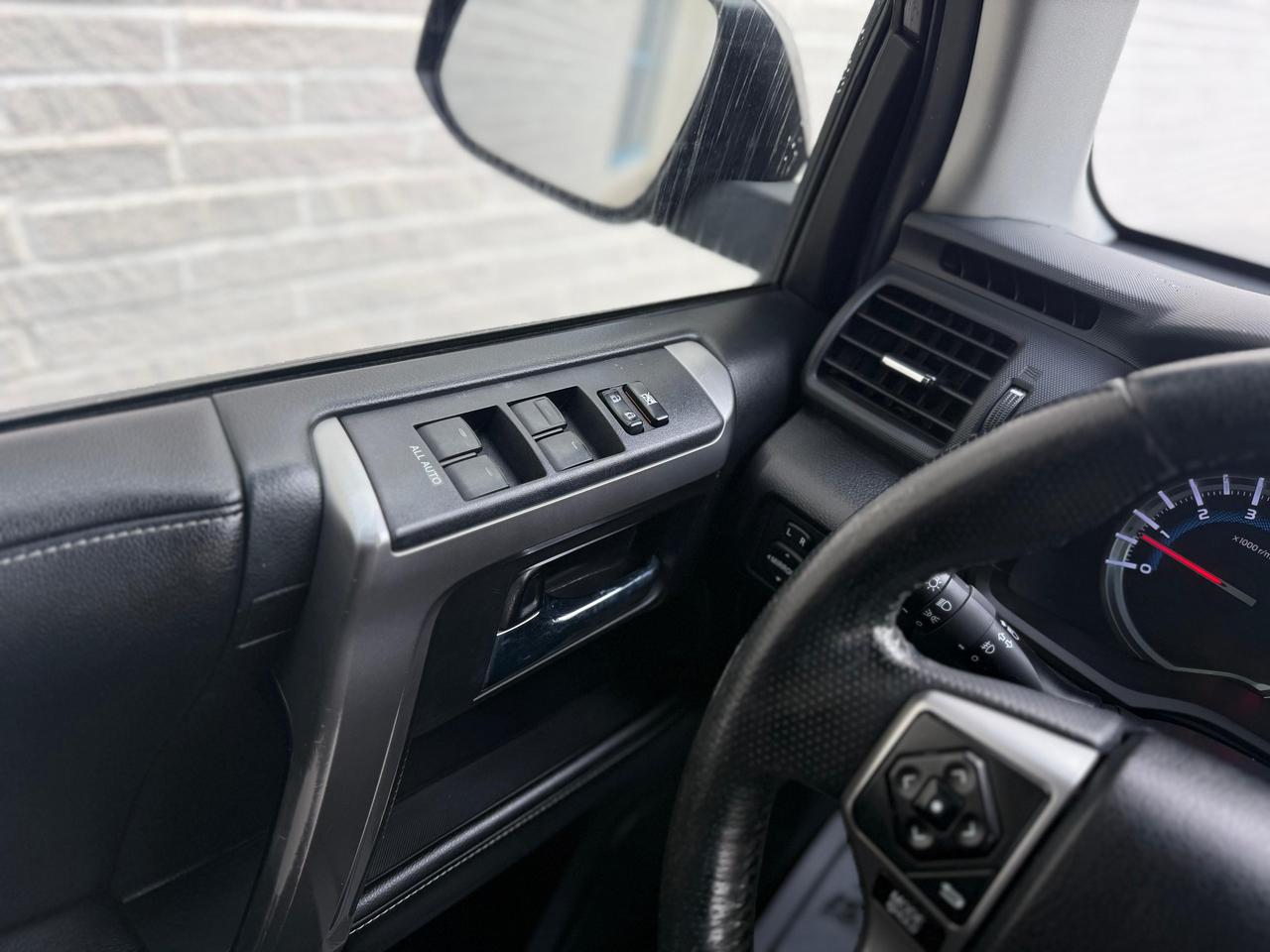 2016 Toyota 4Runner SR5 Photo