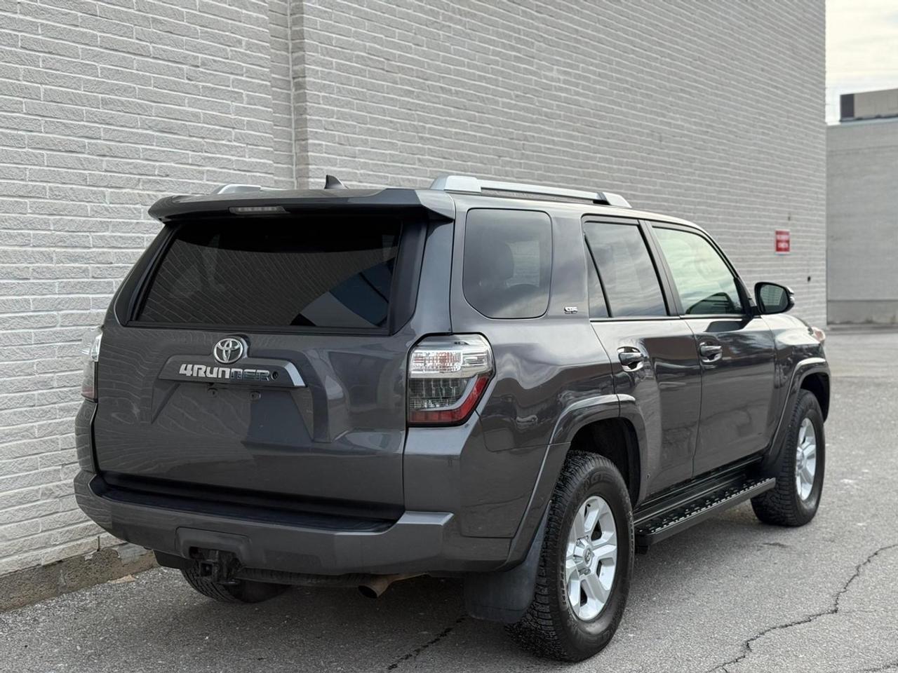 2016 Toyota 4Runner SR5 Photo