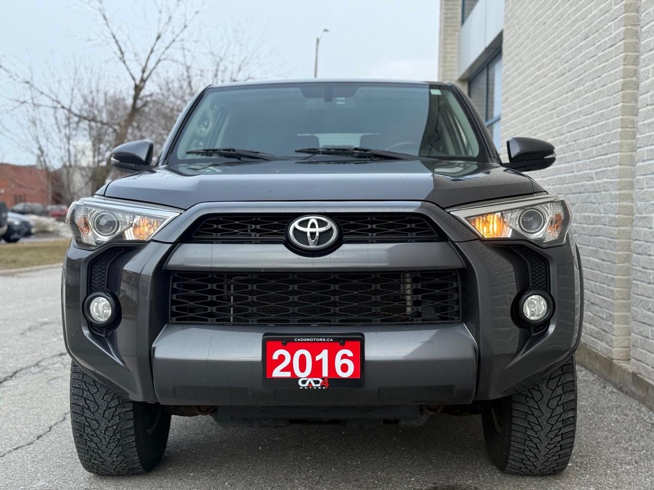 2016 Toyota 4Runner SR5 Photo1
