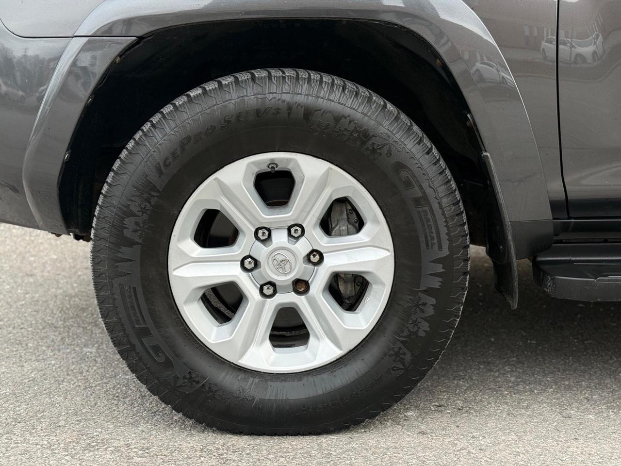 2016 Toyota 4Runner SR5 Photo