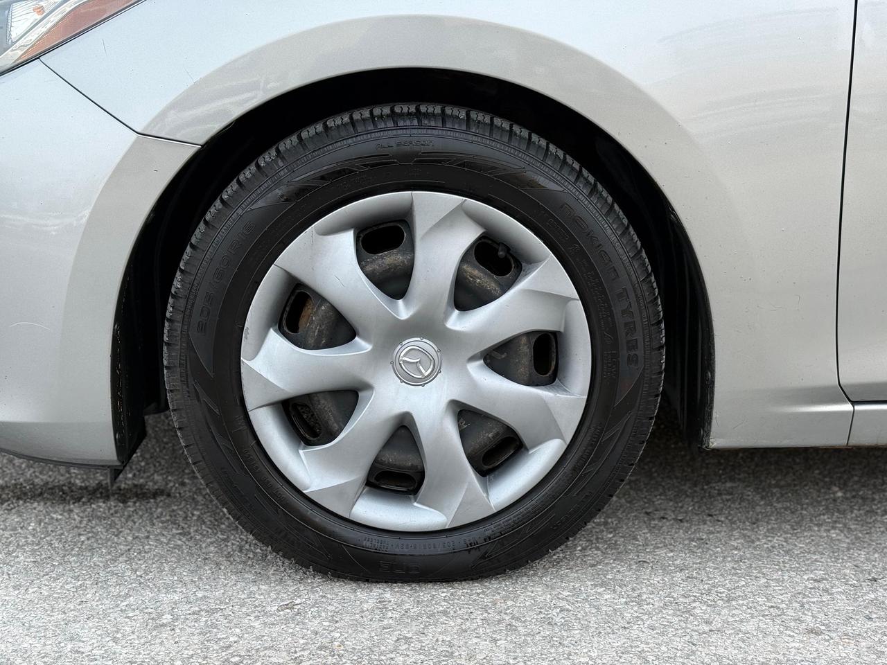 2015 Mazda MAZDA3 I Sport Photo