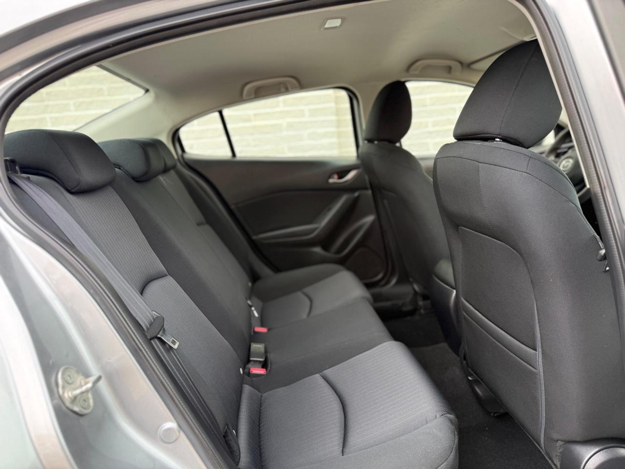 2015 Mazda MAZDA3 I Sport Photo