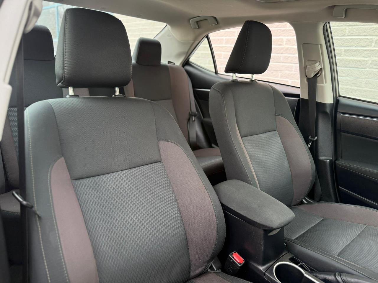 2019 Toyota Corolla LE Photo