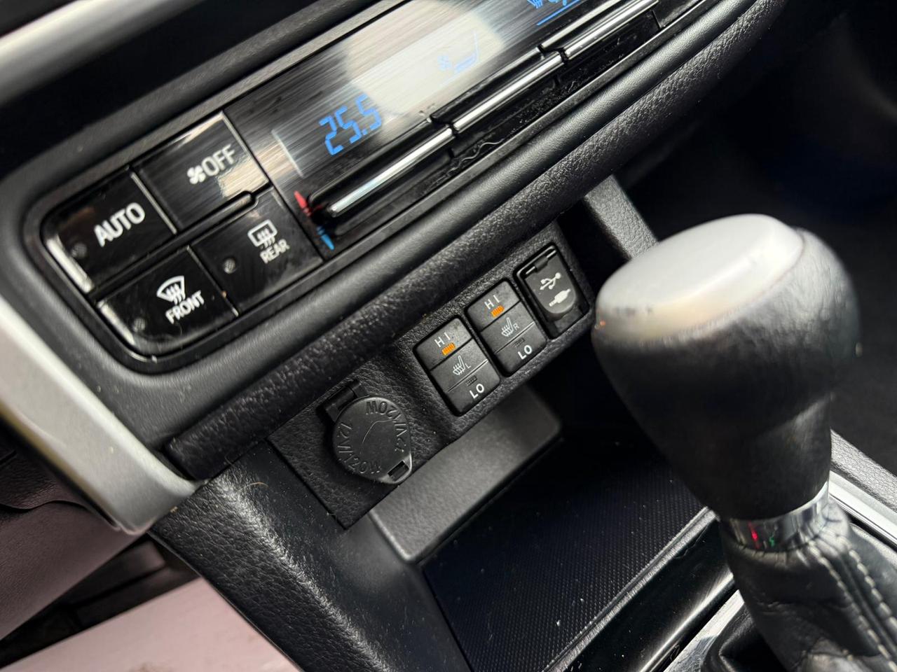 2019 Toyota Corolla LE Photo