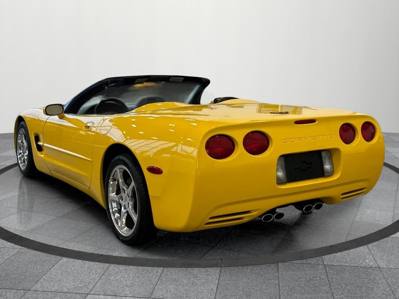 2002 Chevrolet Corvette Base 2dr Convertible Photo2