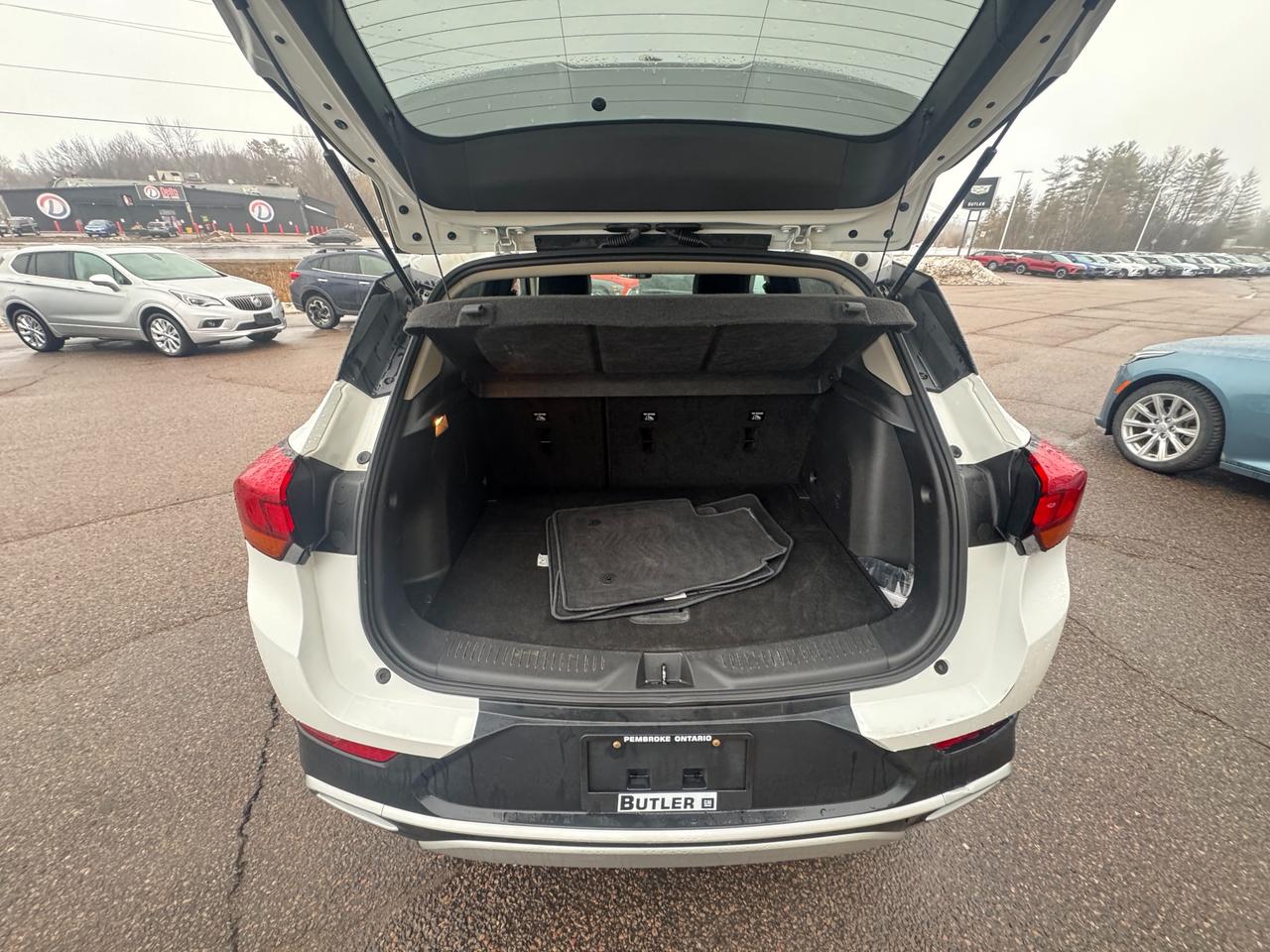 2023 Buick Encore GX Preferred All-Wheel Drive Photo4