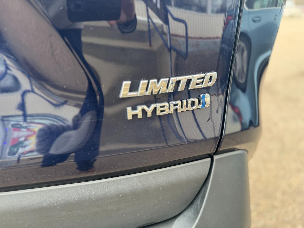 2021 Toyota RAV4 Hybrid Limited 4dr All-Wheel Drive Photo4