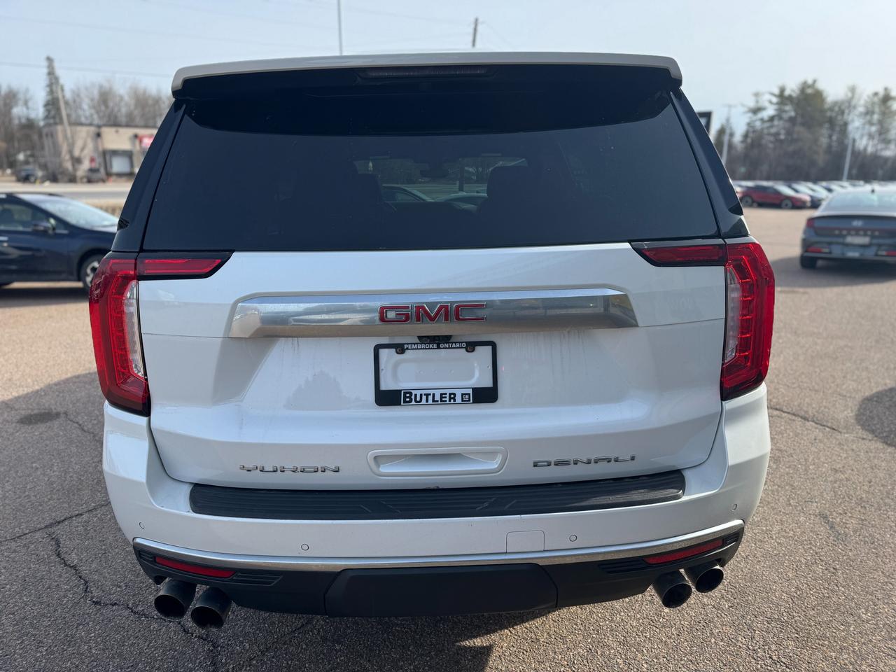 2021 GMC Yukon Denali 4X4 Photo4