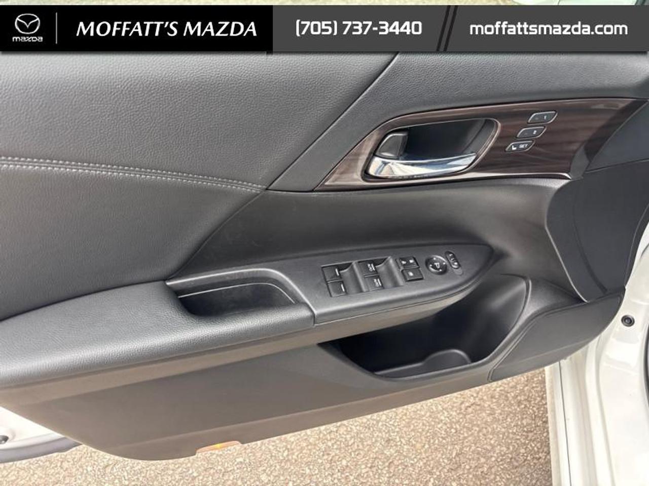 2017 Honda Accord Sedan TOURING Photo