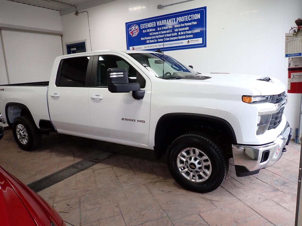 2025 Chevrolet SILVERADO 2500HD LT CREW CAB 4WD 6'4 BOX Photo0