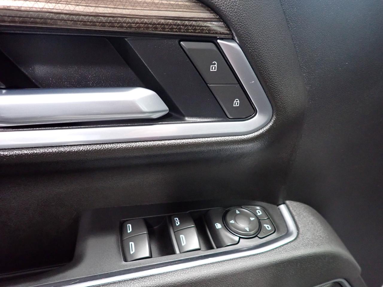 2025 Chevrolet SILVERADO 2500HD LT CREW CAB 4WD 6'4 BOX Photo