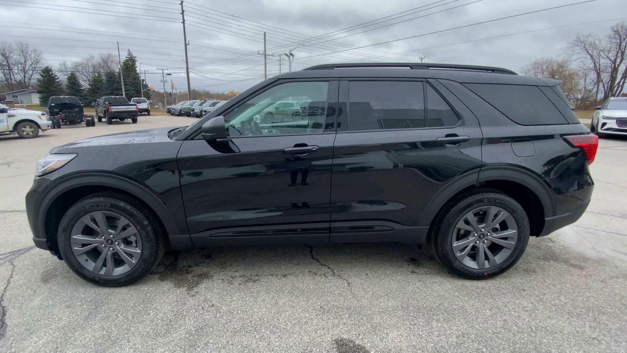 2026 Ford Explorer Active Photo4