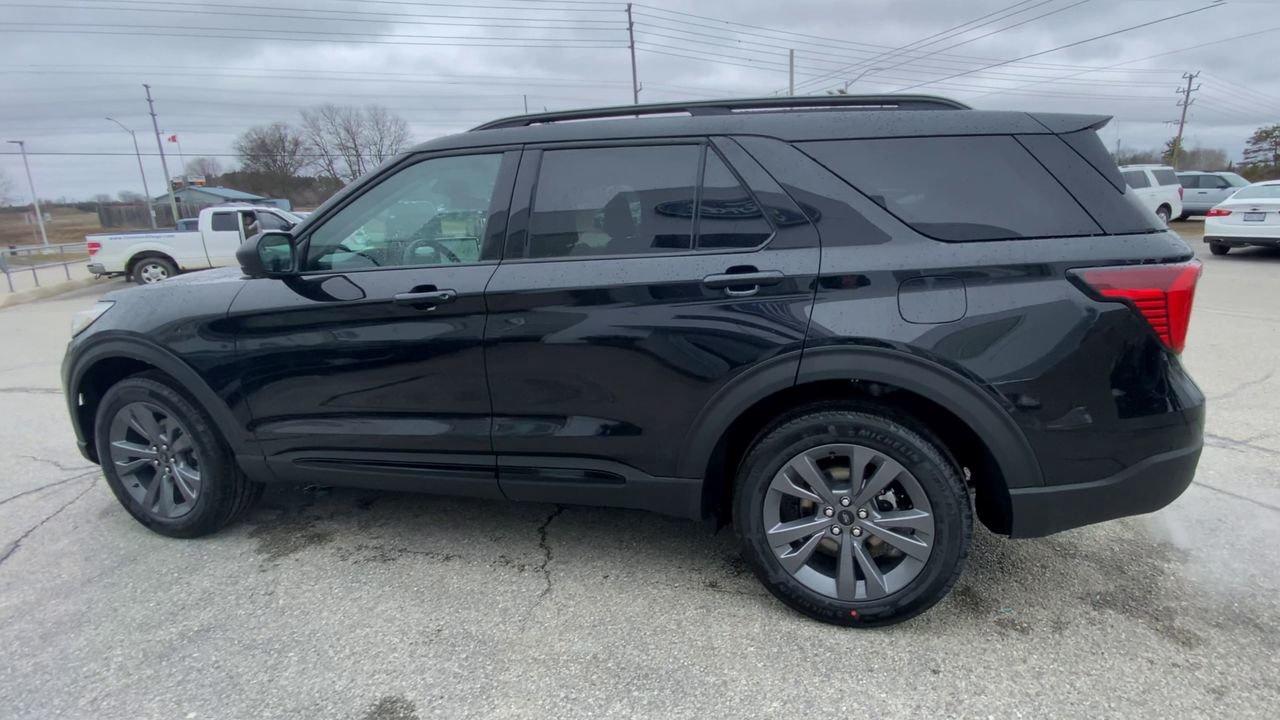 2026 Ford Explorer Active Photo
