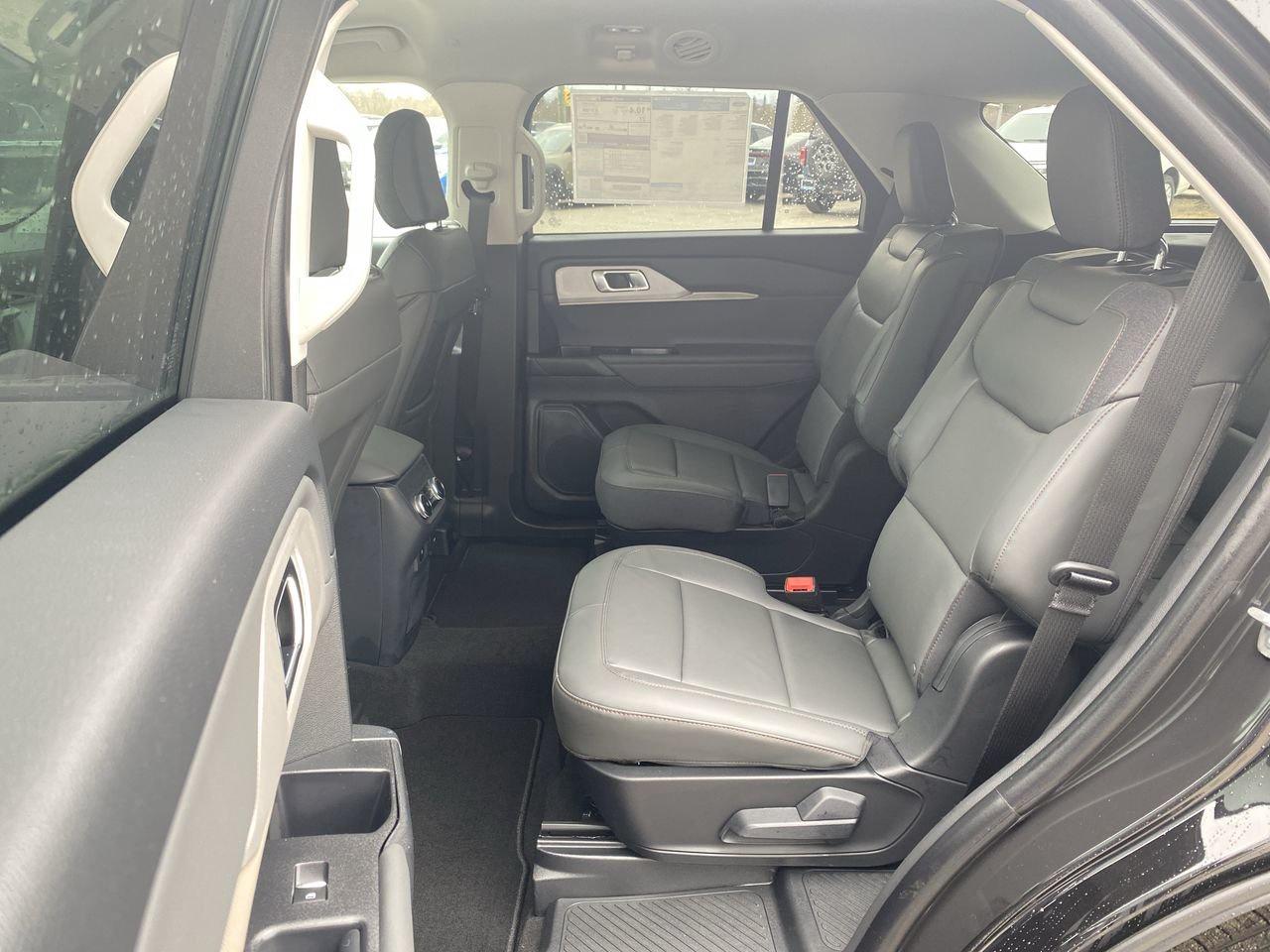 2026 Ford Explorer Active Photo