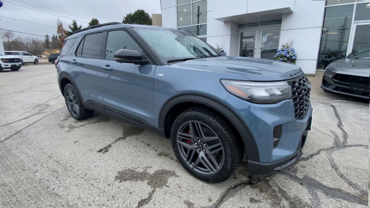 2026 Ford Explorer ST-Line Photo