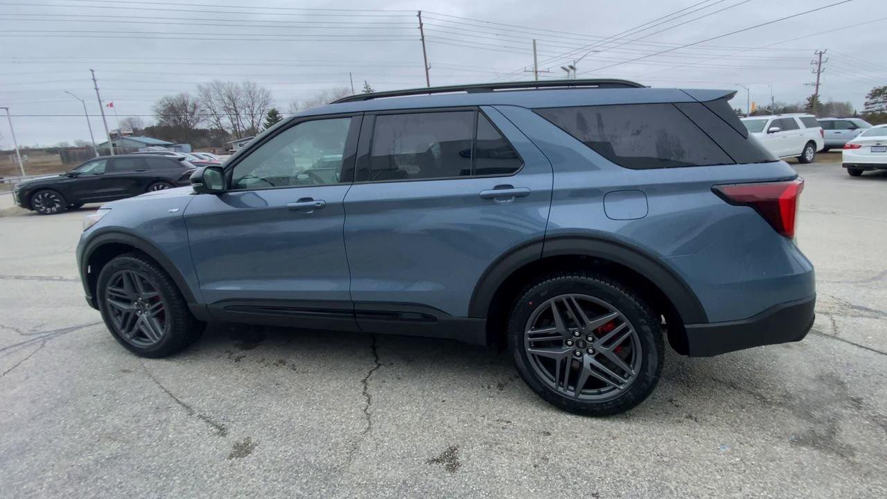 2026 Ford Explorer ST-Line Photo