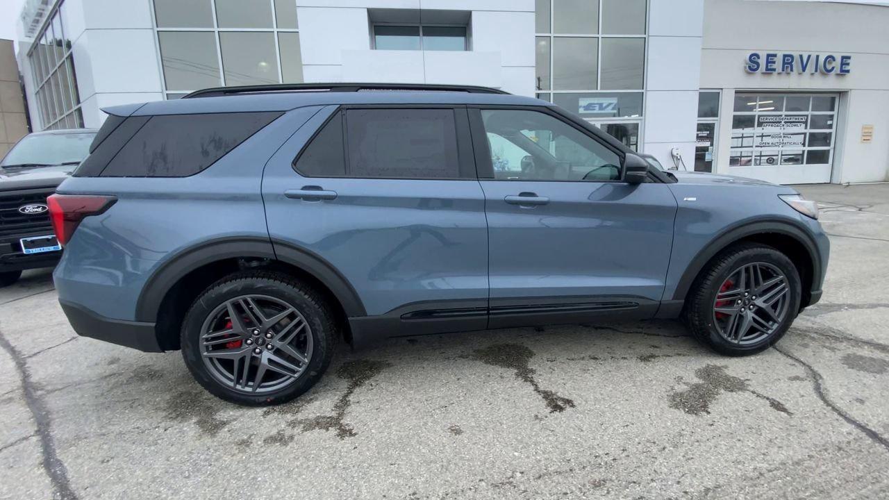 2026 Ford Explorer ST-Line Photo