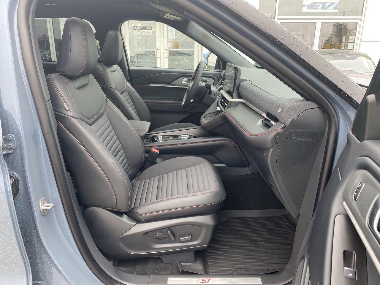 2026 Ford Explorer ST-Line Photo